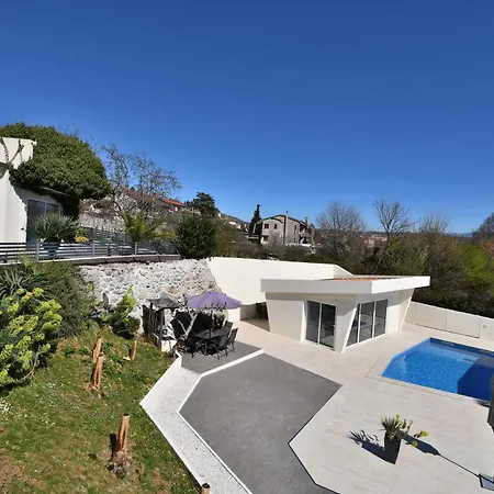 Lux With Pool Apartment