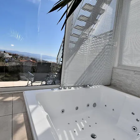 Lux With Pool * Matulji