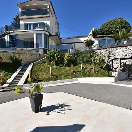 Lux With Pool * Matulji