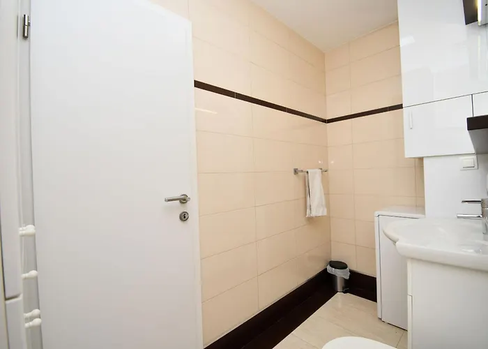 Lux With Pool Apartmán