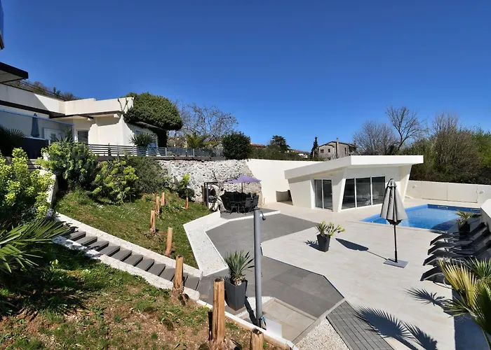 Lux With Pool Matulji