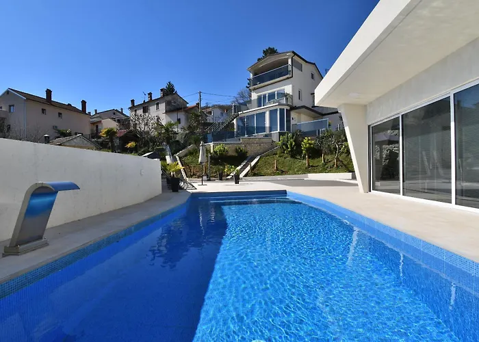 Apartmán Lux With Pool