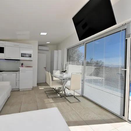 Apartment Lux With Pool Matulji