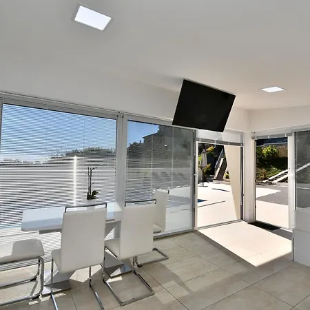 Lux With Pool Apartment *