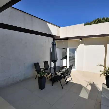 Lux With Pool Apartment