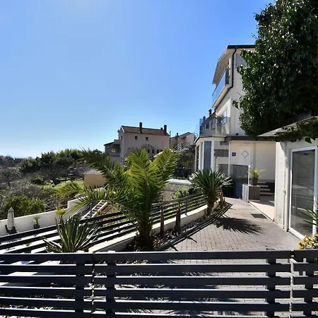 Lux With Pool Apartment