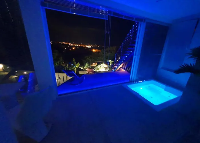 Apartment Lux With Pool