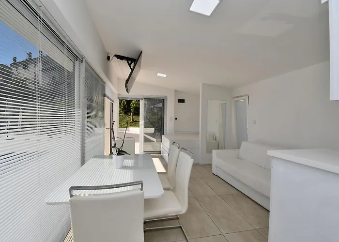 Apartment Lux With Pool Matulji