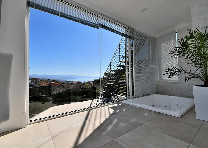 Lux With Pool Apartment