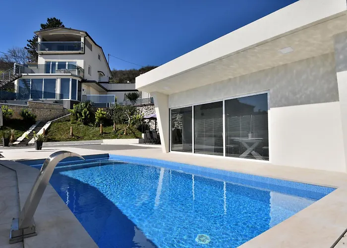Lux With Pool Apartment *