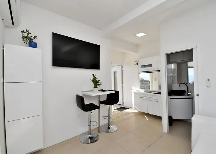Apartment Lux With Pool