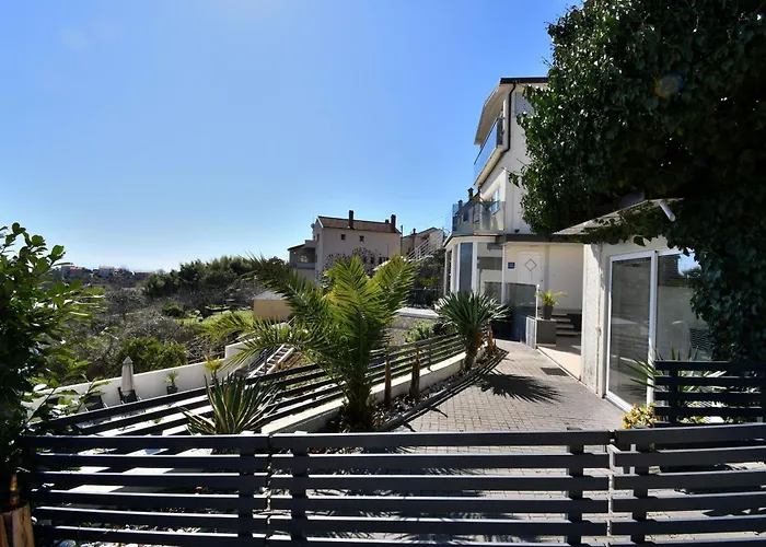 Lux With Pool Apartment