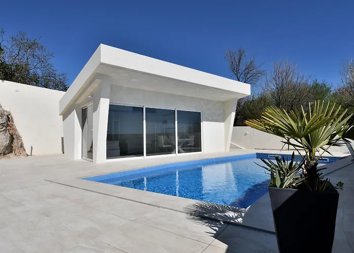 Lux With Pool * Matulji